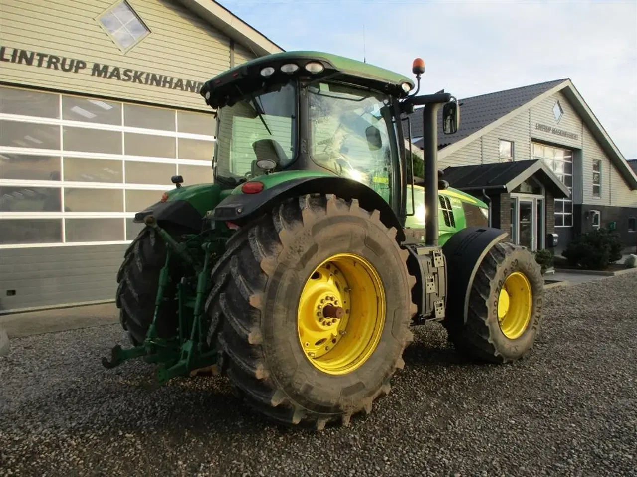 Billede 14 - John Deere 7230R Med frontlift og frontPTO