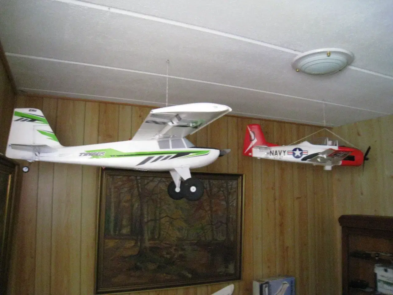 Billede 1 - 2 stk. fjernstyrede modelfly