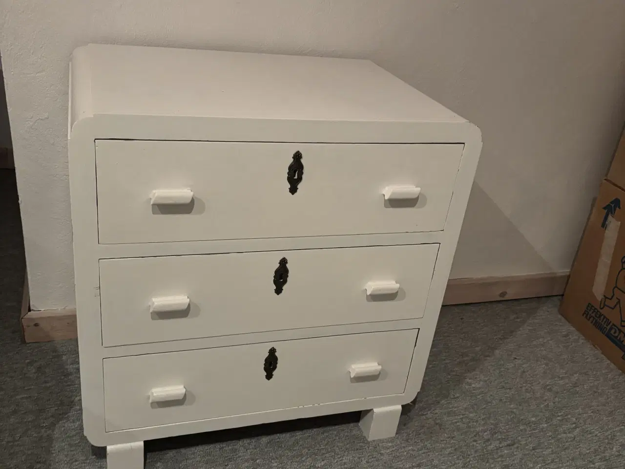 Billede 1 - Retro kommode og spejl med slebne kanter