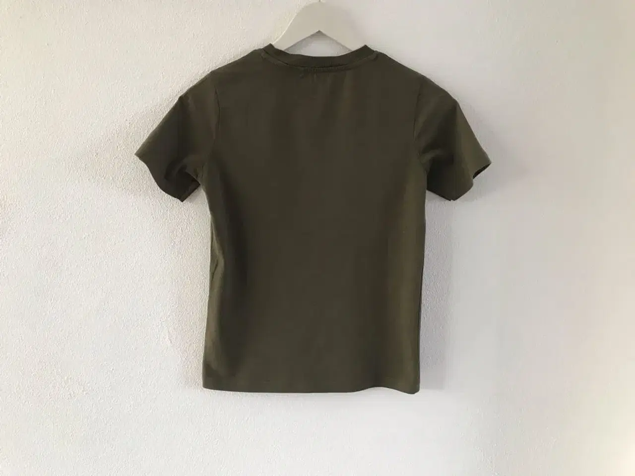 Billede 3 - T-shirt str.146/152