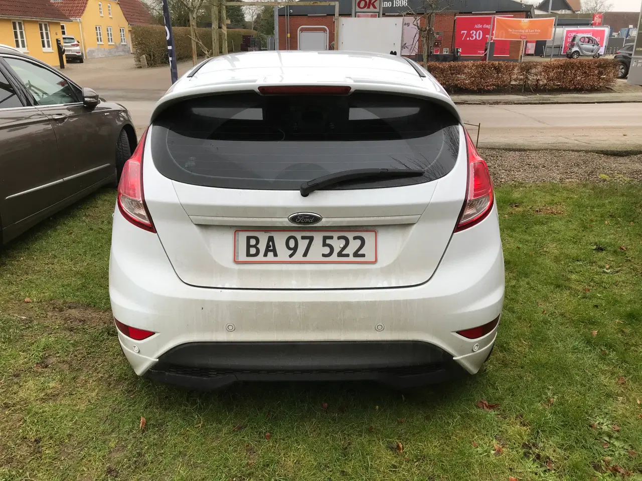 Billede 2 - FORD FIESTA 125 hk sænket med meget udsryr