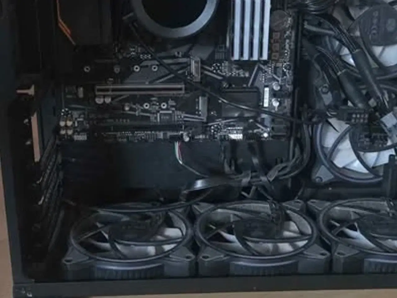 Billede 2 - Halv pc sælges