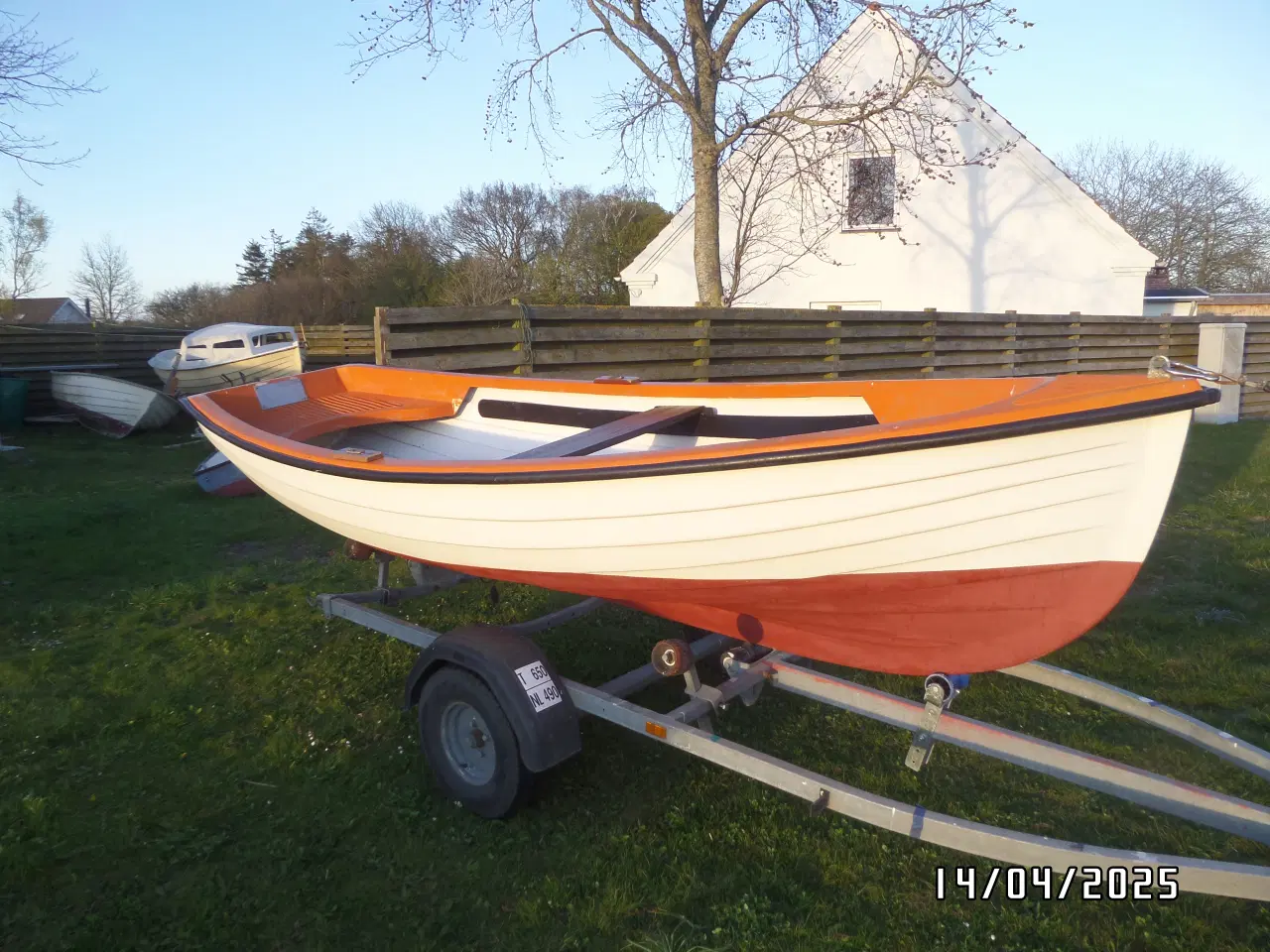 Billede 1 - Klinkbygget glasfiber fiskejolle. Uden ophalervogn