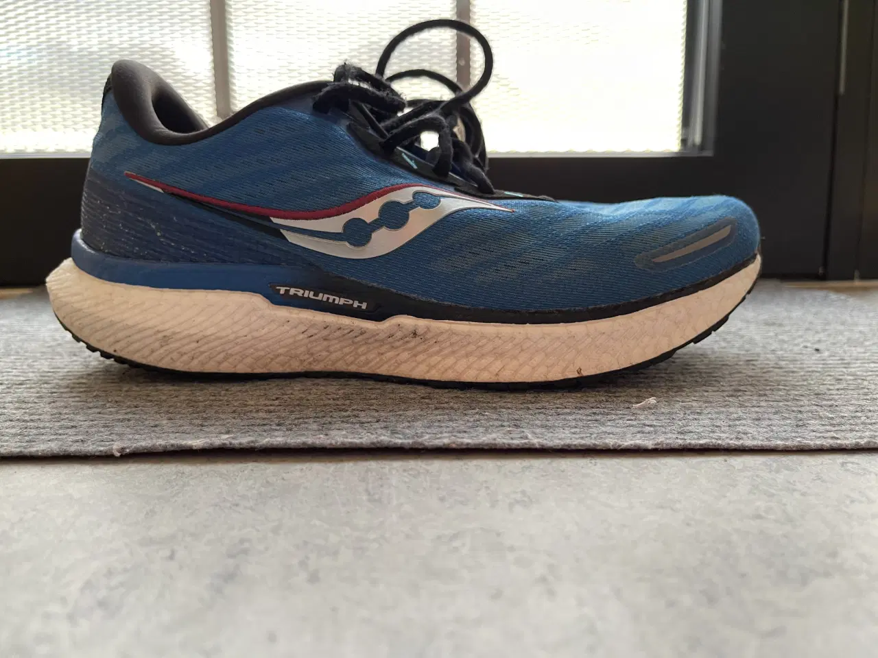 Billede 2 - Saucony Triumph 19 løbesko sælges