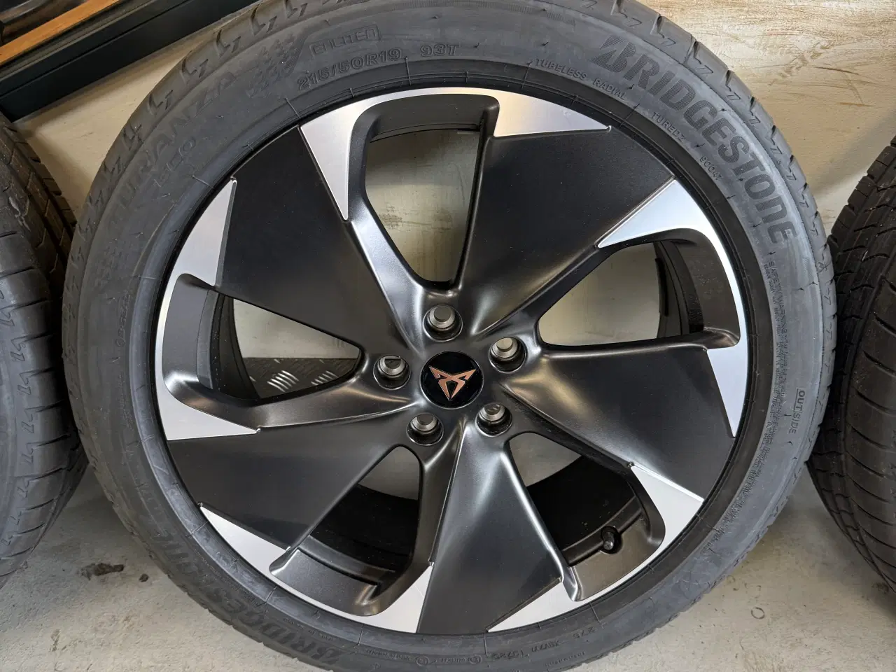 Billede 4 - Nye originale 19” cupra born fælge med dæk