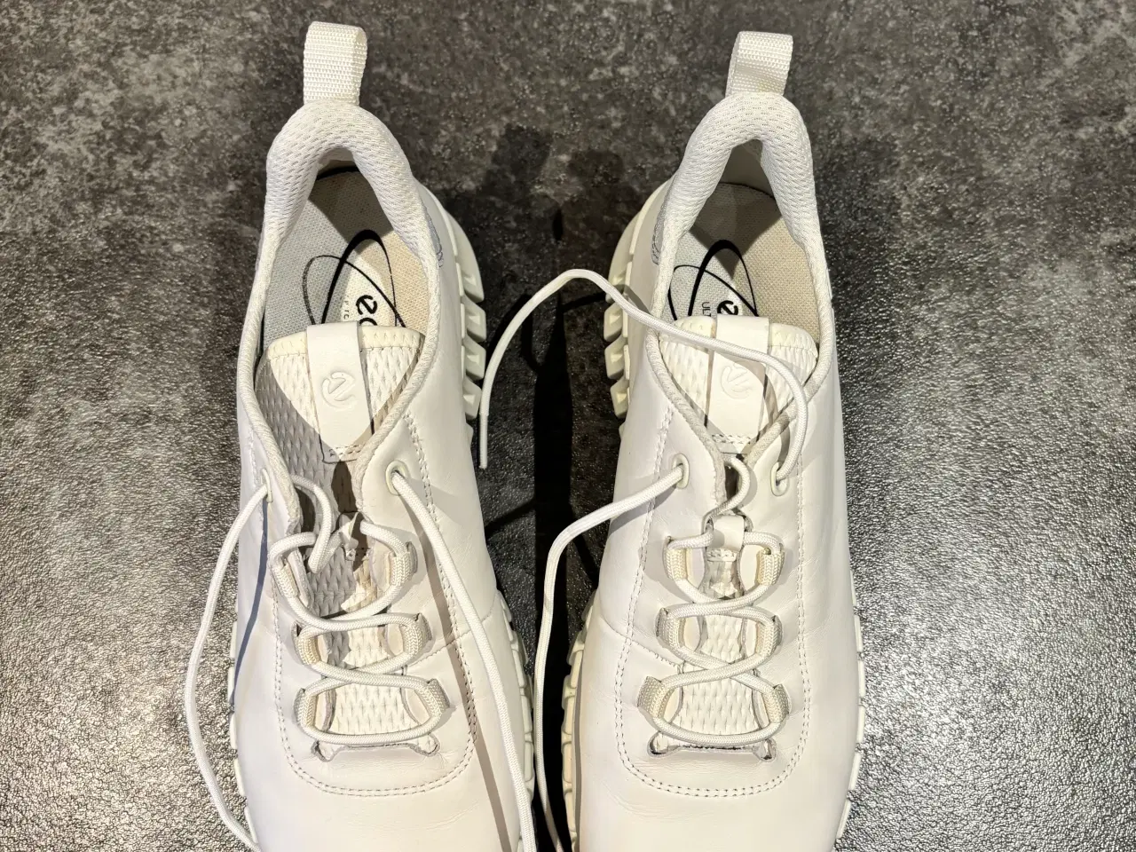 Billede 3 - Hvide sneakers - helt nye