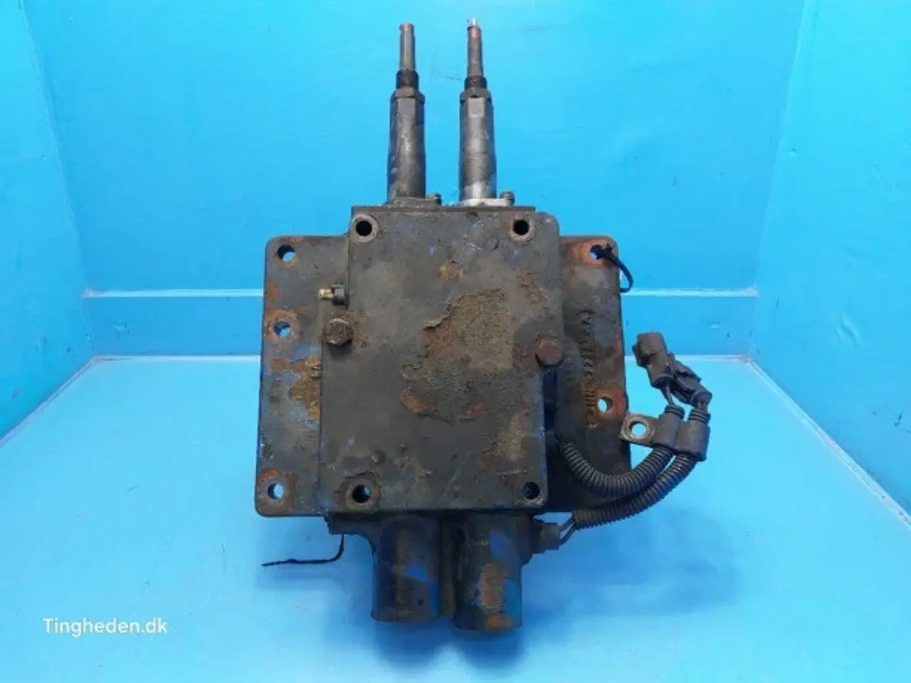 Billede 15 - New Holland 6640 Dæksel F2NN7211AA