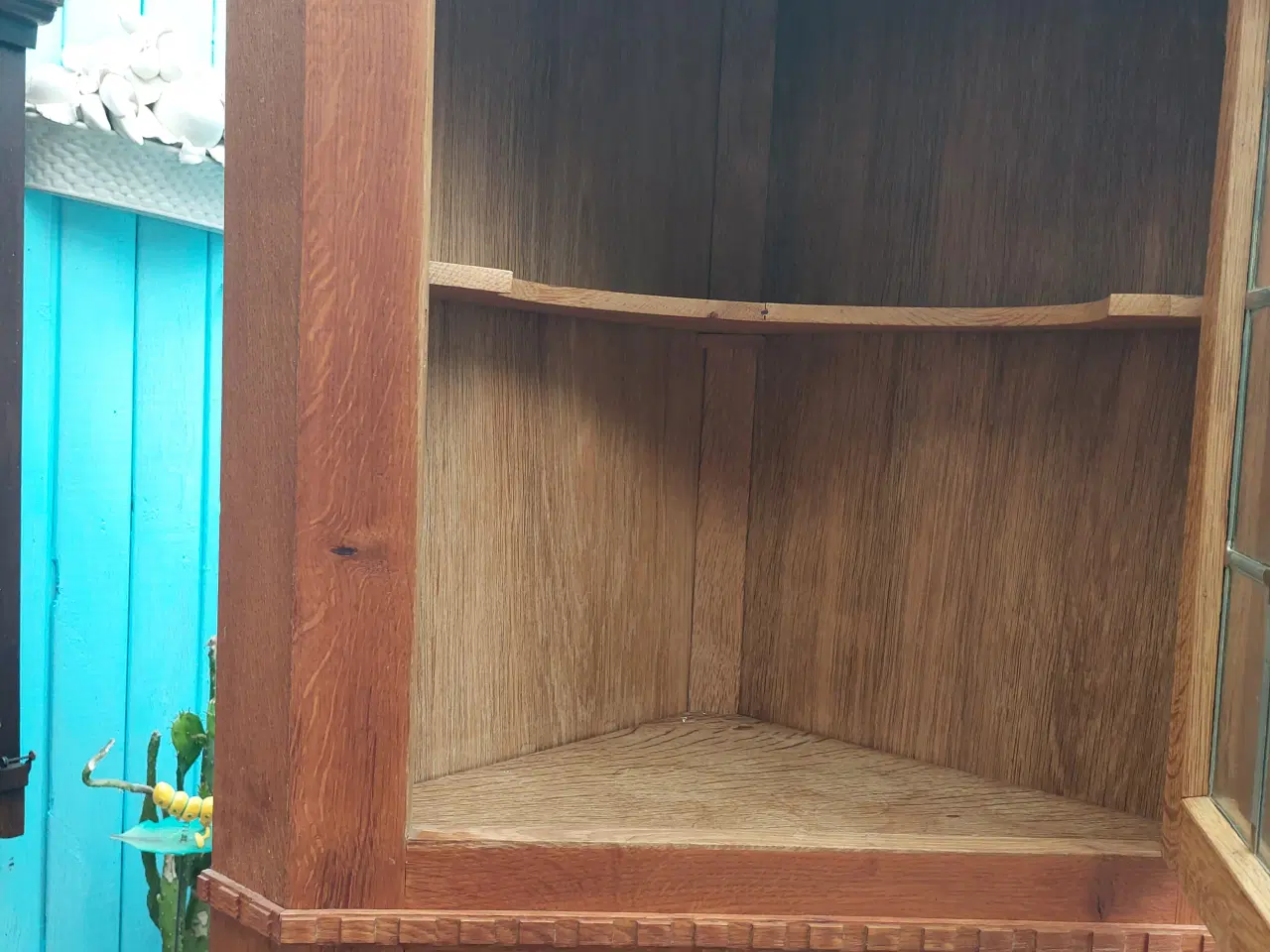 Billede 6 - hjørne/bar/vitrine skabet med dør