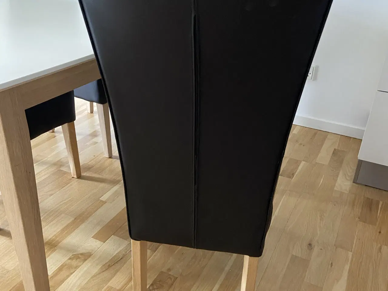 Billede 4 - Sofabord med 6 stole