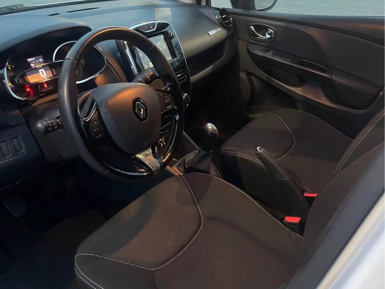 Billede 6 - CLIO IV (27,8km/L)