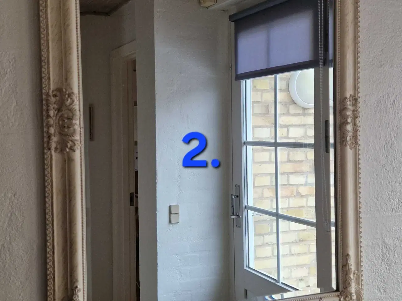 Billede 4 - RESERVERET!!!! Spejle, 2 stk med træ ramme.