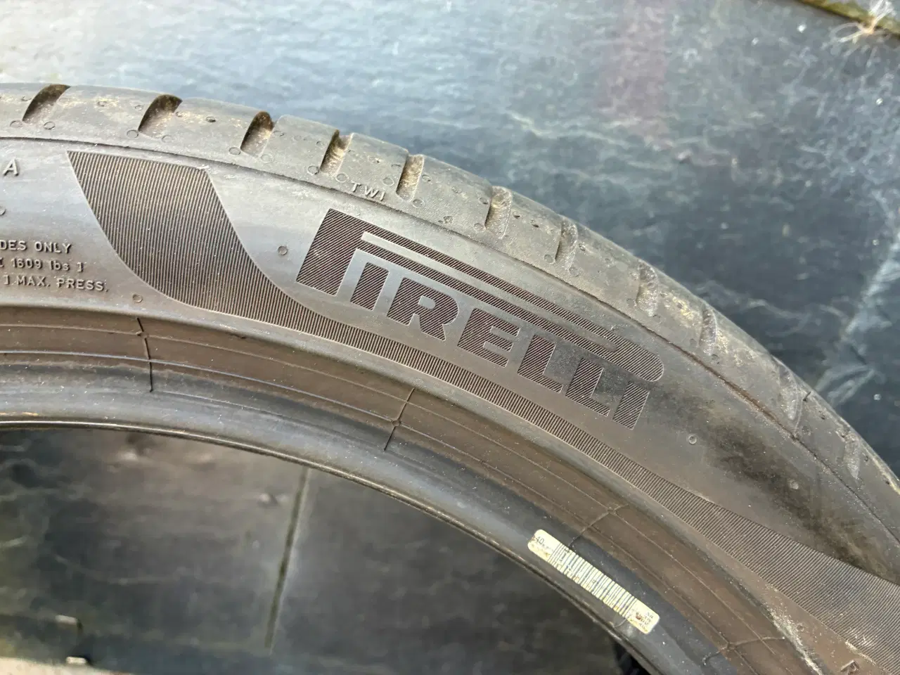 Billede 3 - Pirelli dæk 2stk 245/40-18 2stk 225/45-18
