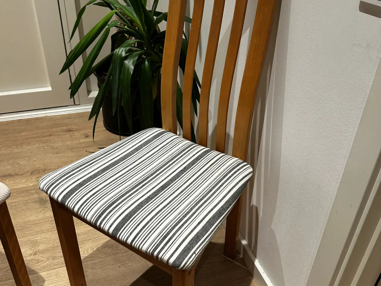 Billede 1 - Line spisebordsstol fra Findahl samlet pris