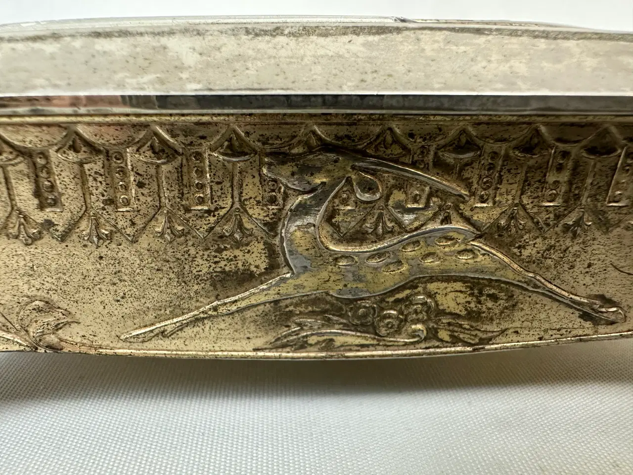 Billede 3 - Vintage skrin med dekorativt 'bukke' motiv