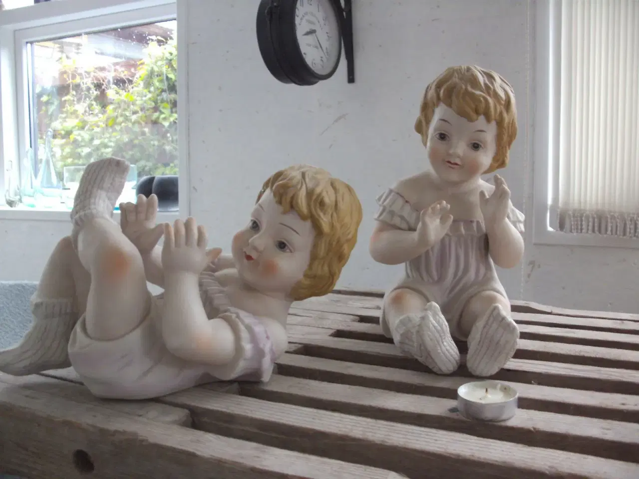 Billede 1 - Gamle figur baby - piger - børn