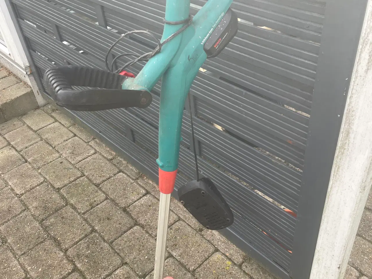 Billede 4 - Jeg sælger en Bosch batteritrimmer 