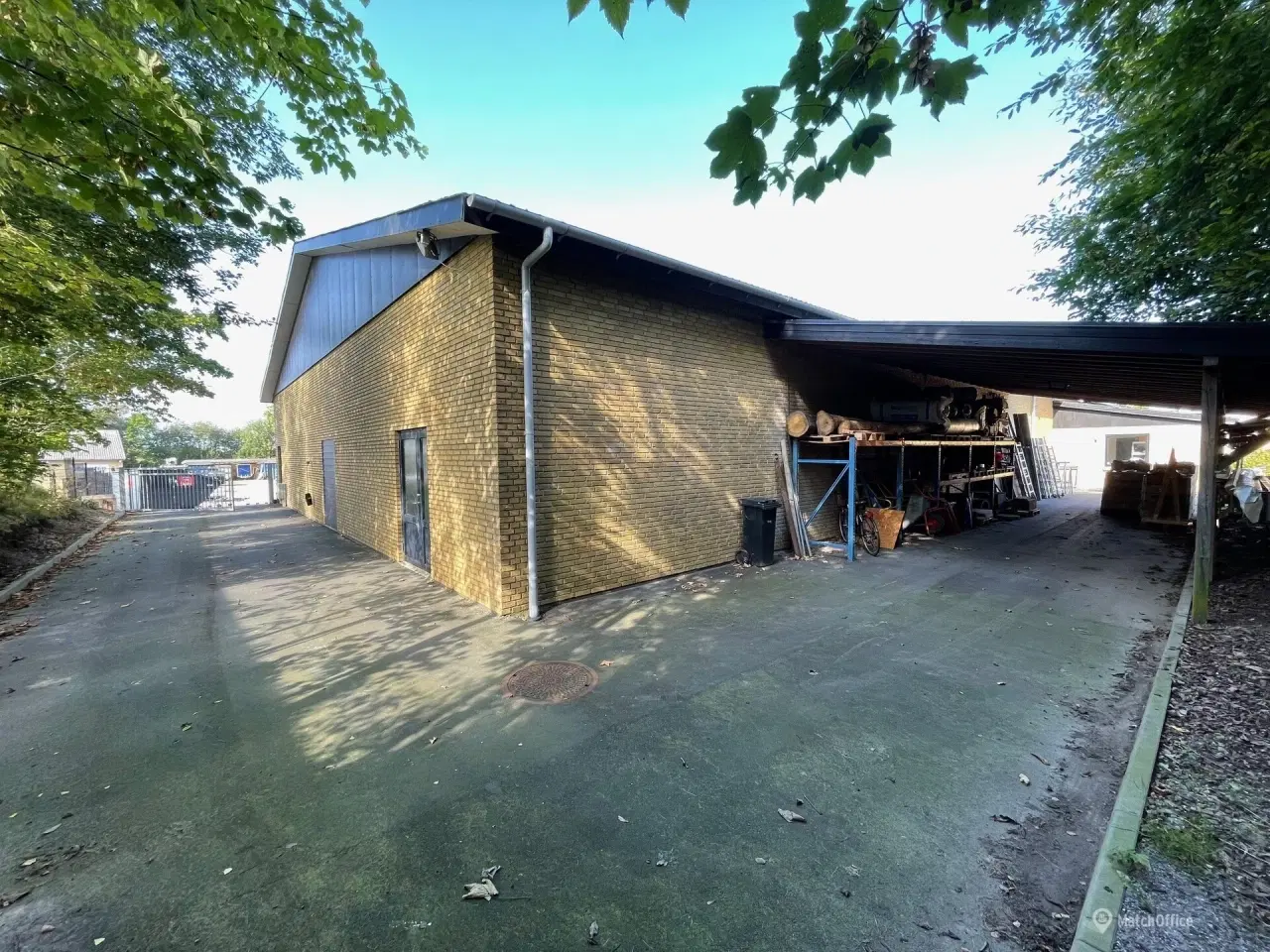 Billede 3 - Indhegnet lager med flotte kontorer