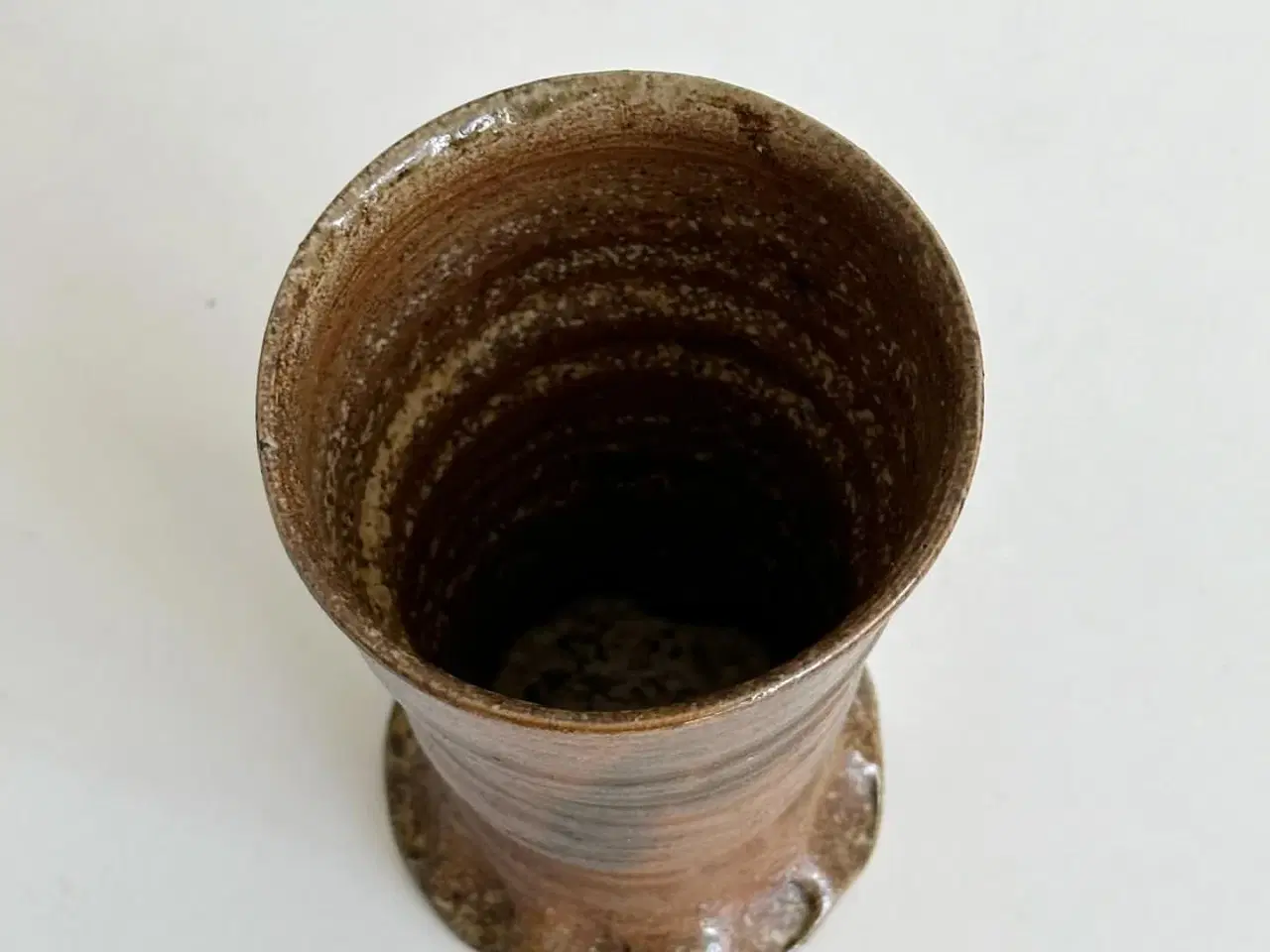 Billede 4 - Keramikbæger, brun glasur, sign. 98