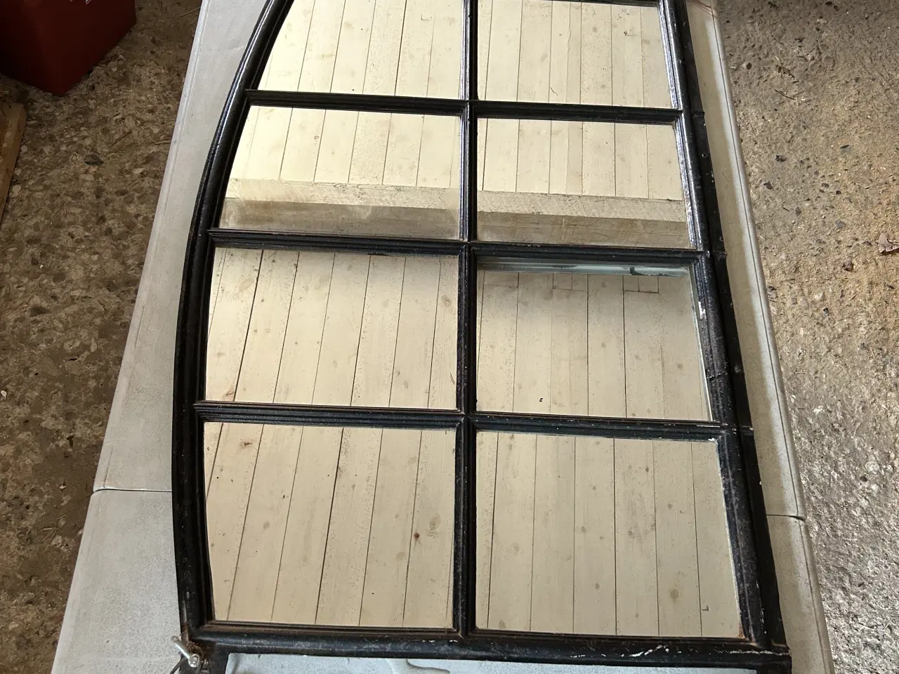 Billede 3 - Staldvindue med spejl i jern