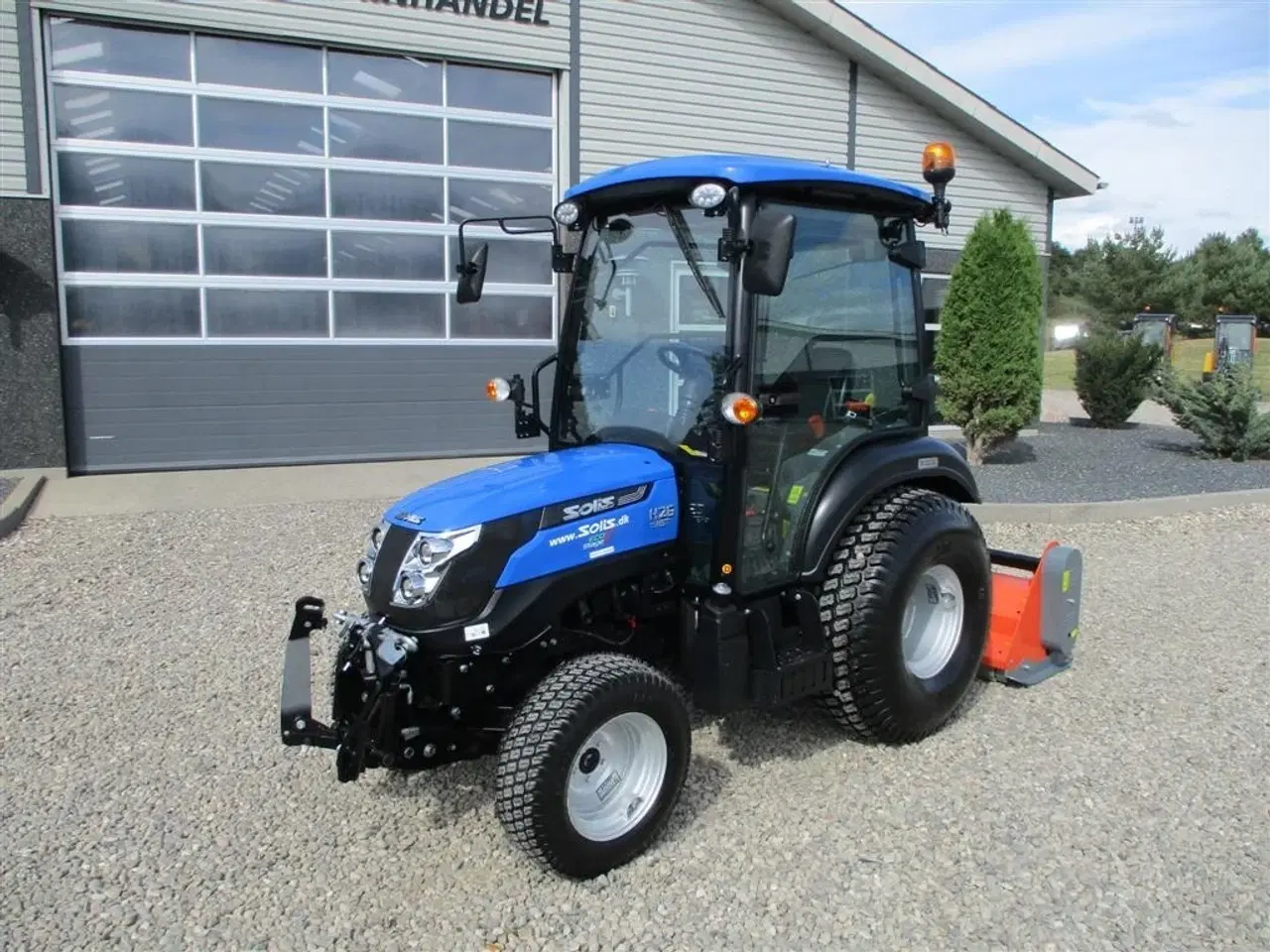 Billede 2 - Solis 26 HST Med kabine, Turf dæk og frontlift samt frontPTO