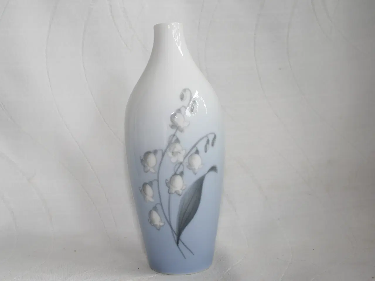 Billede 1 - Vase med liljekonval fra bing og Grøndahl