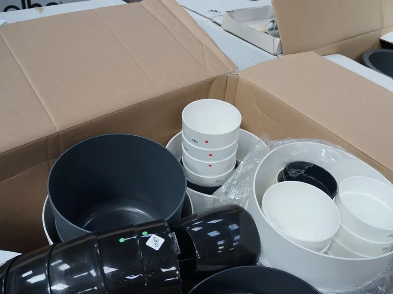 Billede 6 - Palle med diverse plasticpotter