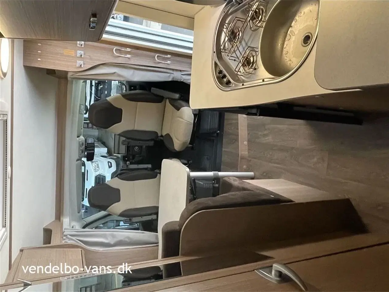 Billede 20 - 2019 - Carado V337   Enkeltsenge og høj garage