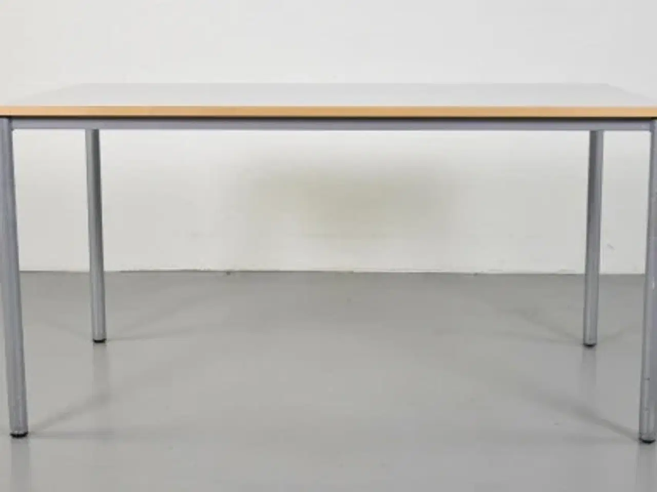 Billede 7 - Kantine-/mødebord med grå plade og alufarvet stel