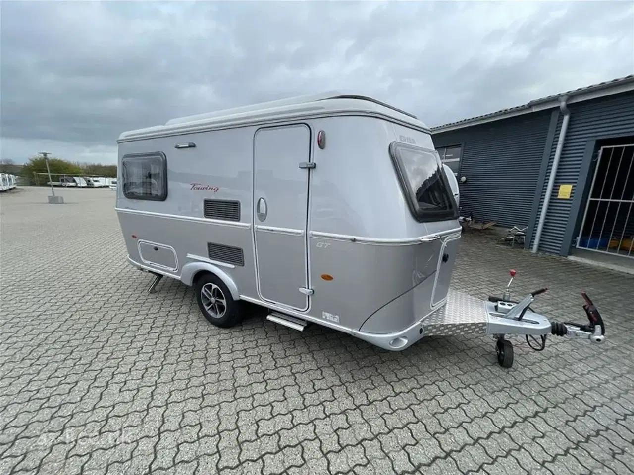 Billede 1 - 2022 - Hymer Eriba Touring Triton 420 GT   Hymer Eriba Triton 420 GT årg. 2022  4 siddepladser, 3 sovepladser SÆLGES FOR KUNDE