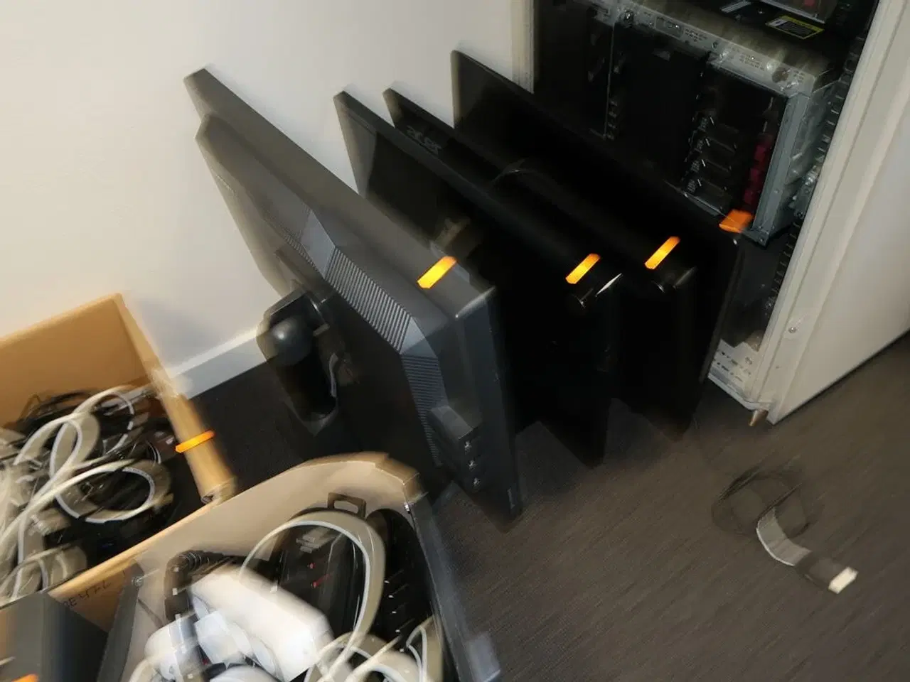 Billede 2 - 4 stk. computerskærme SAMSUNG S24D390HL, ACER S240HL m.fl.