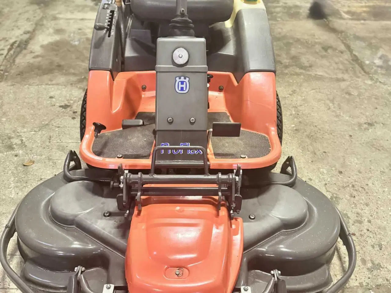 Billede 4 - Husqvarna plæneklipper/havetraktor 