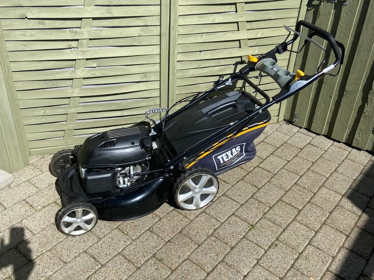 Billede 1 - Texas Plæneklipper med  Fremtræk i 4 Hastigheder
