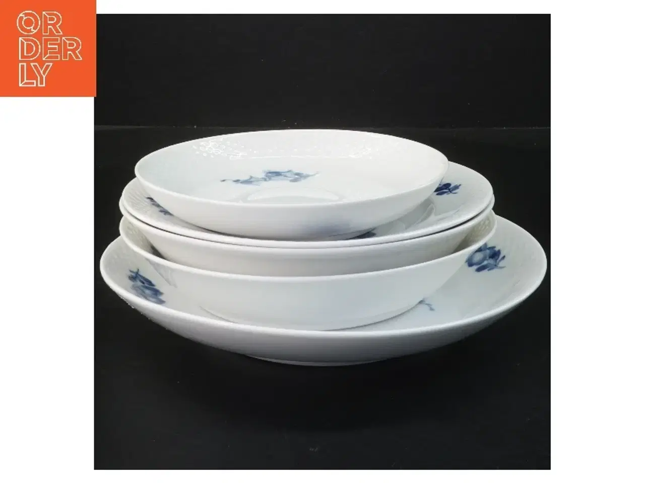 Billede 1 - Blå blomst porcelæns tallerkener (str. 5 stk Ø 16 & 19 & 19 & 22,5 cm) fra Royal Copenhagen