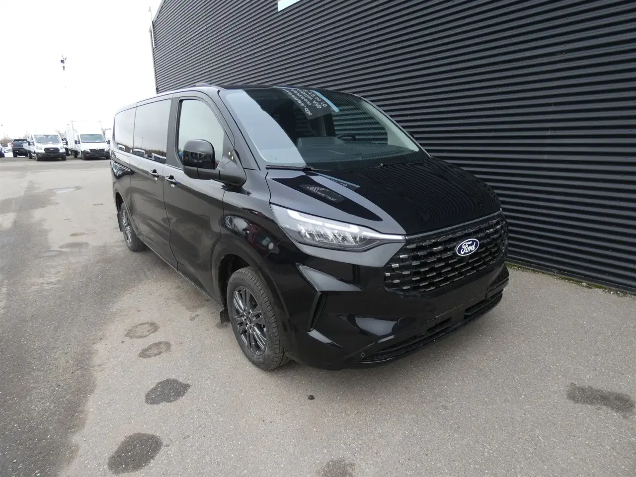 Billede 2 - Ford Tourneo Custom 320 L2H1 2,0 EcoBlue Titanium 170HK 8g Aut.
