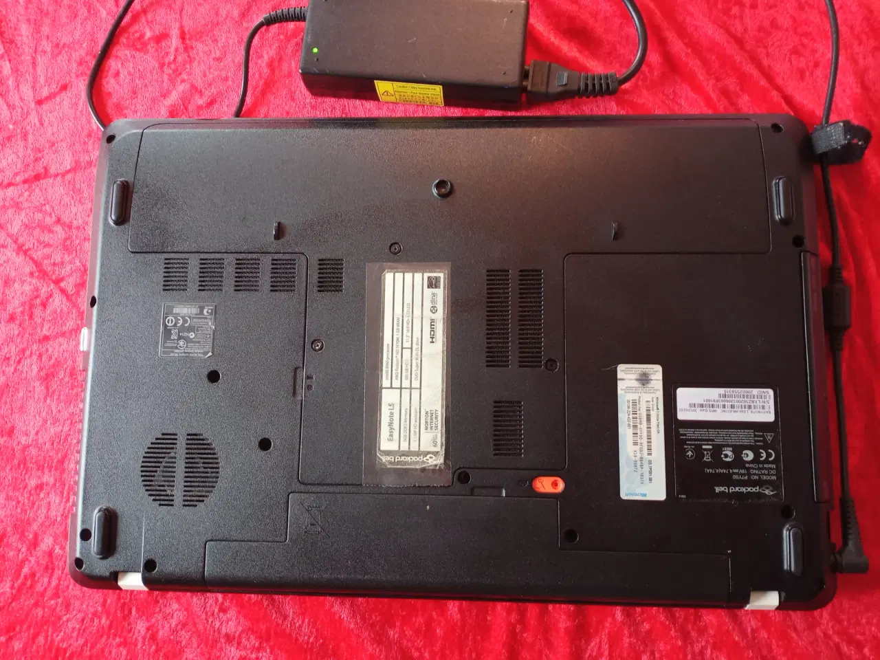 Billede 2 - Flot 17,3" notebook perlemor hvid