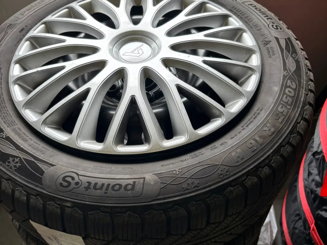 Billede 1 - 205/55/R16 Vinterdak med TPMS(Bosch) ventil