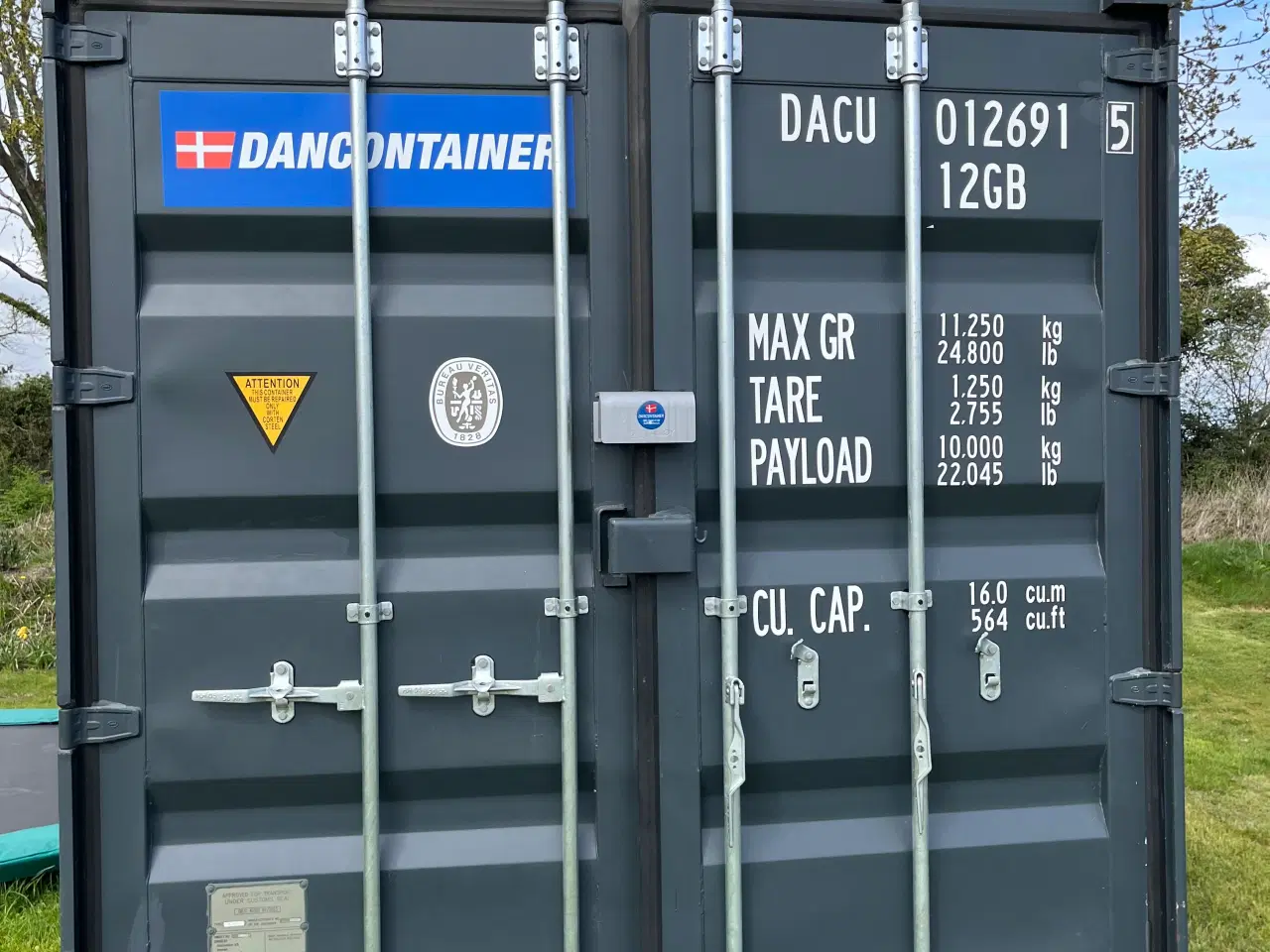 Billede 4 - Container brugt som skur ved  sommerhus  