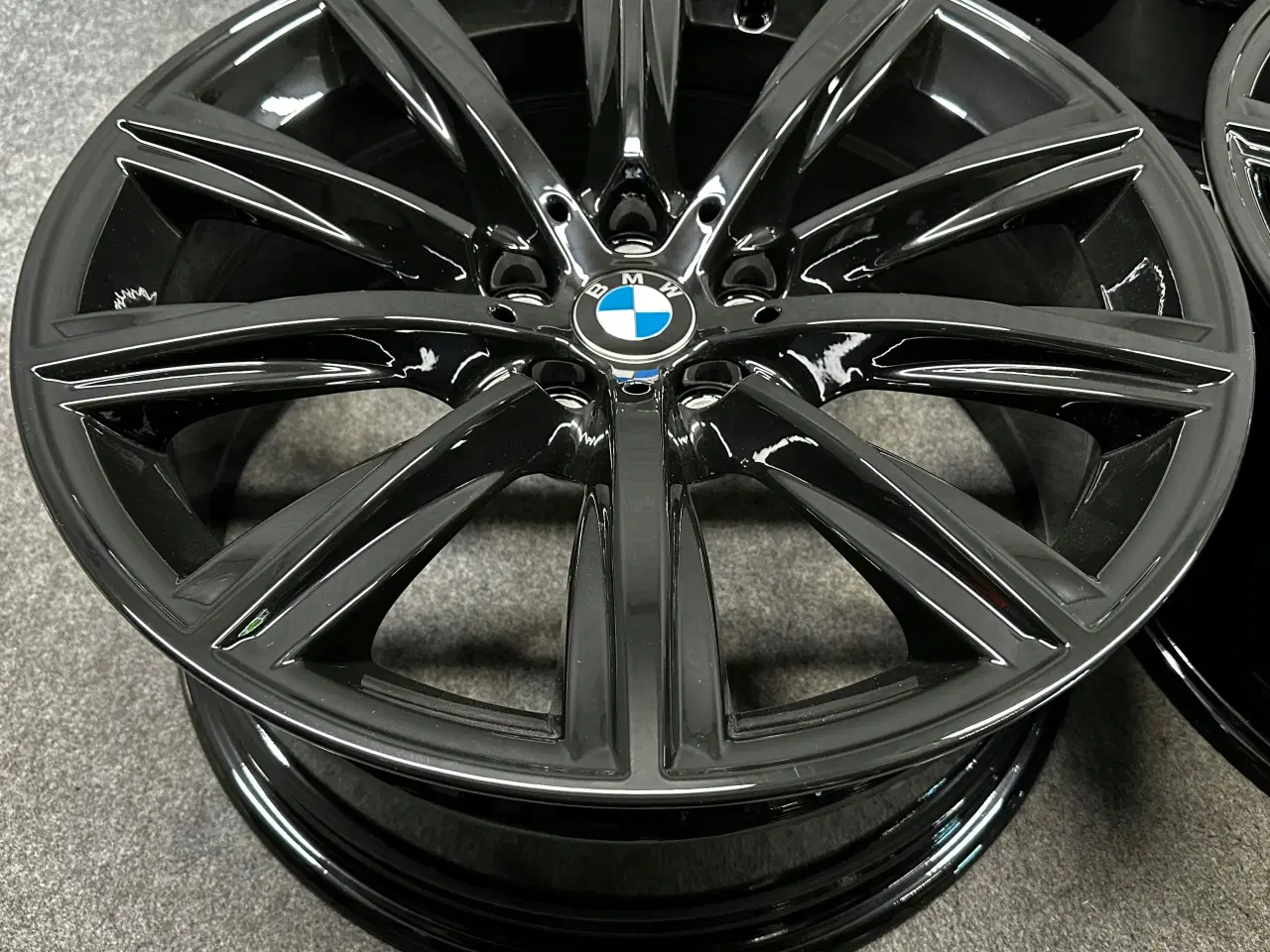 Billede 3 - BMW 5 G30 G31 WZ 684 18 8Jx18" ET 30