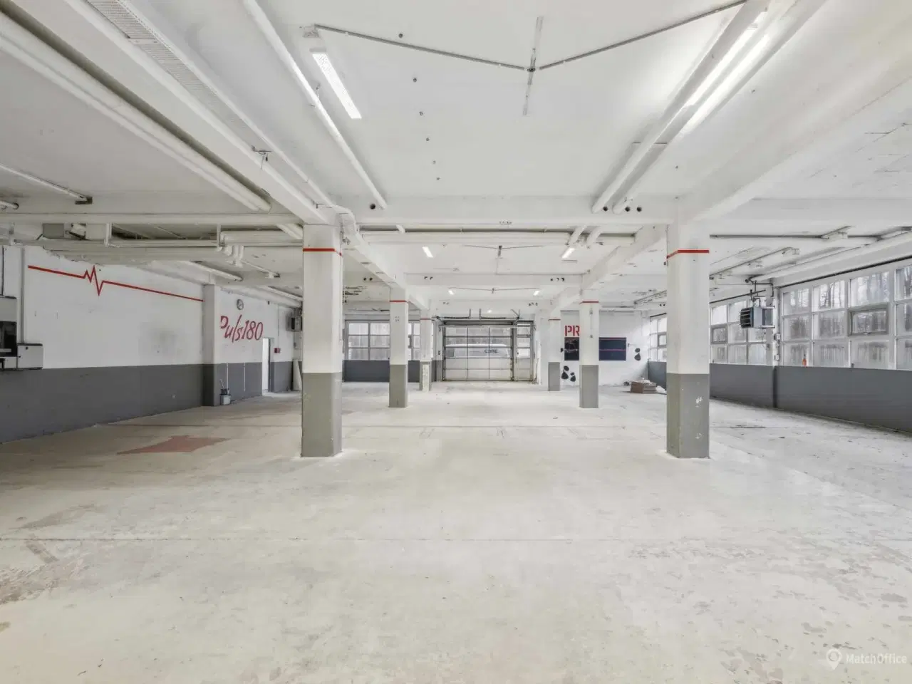 Billede 2 - Regulært og alsidigt lager i Ballerup