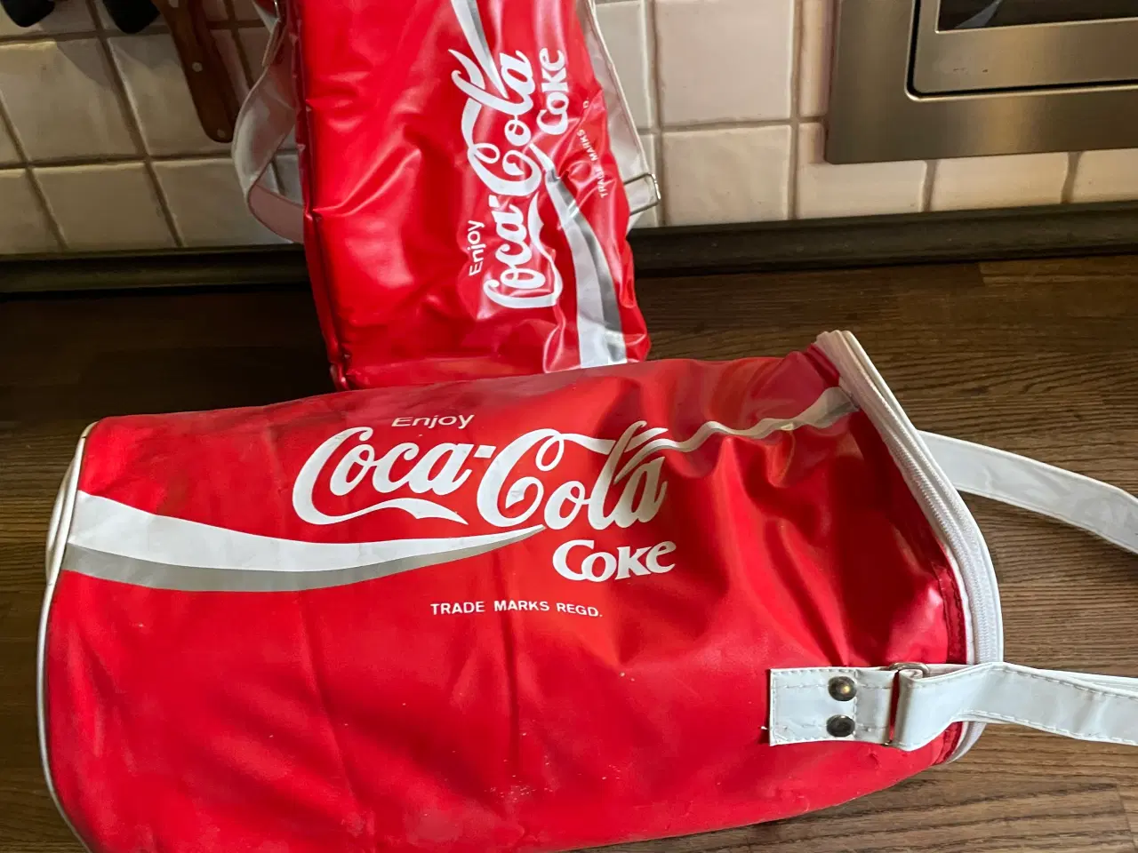 Billede 1 - Coca Cola reklame køletasker 2 stk.