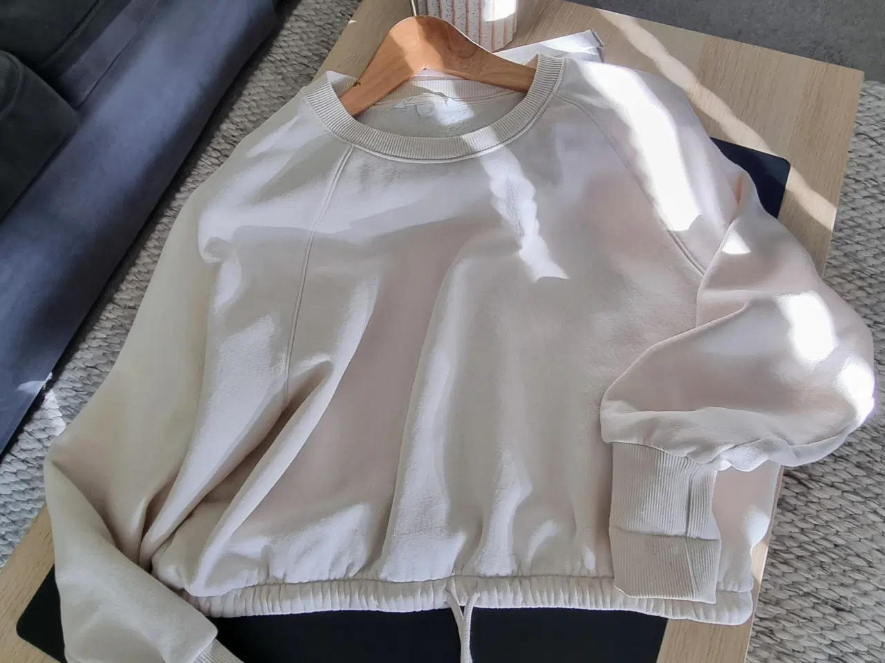 Billede 3 - To korte sweatshirts fra Hennes og Mauritz 