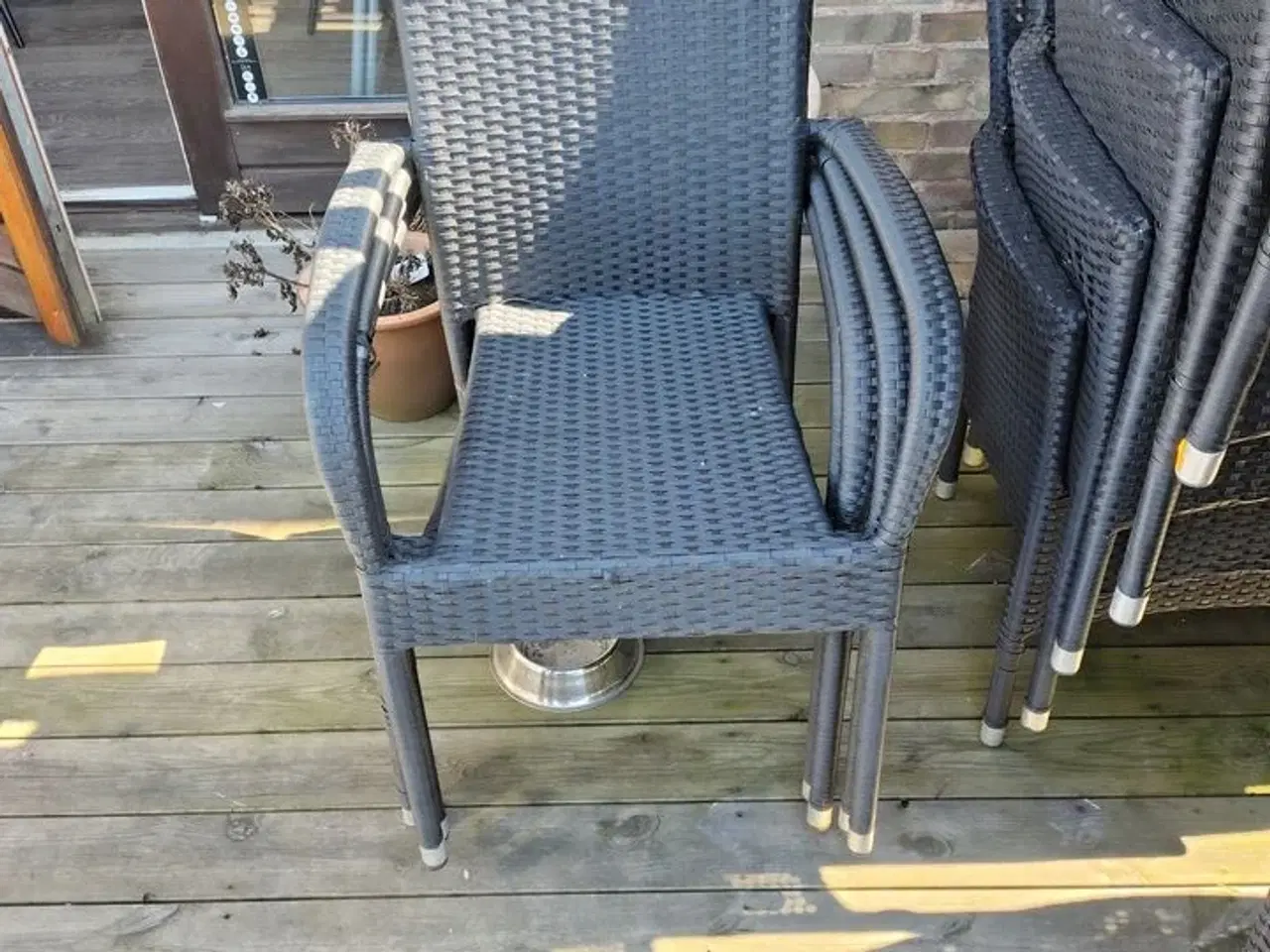 Billede 5 - Fire stole. Polyrattan.