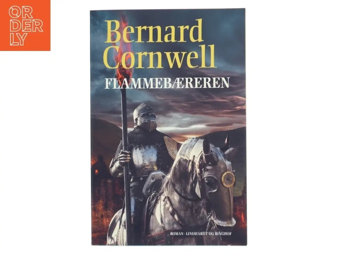 Billede 1 - Flammebæreren af Bernard Cornwell (Bog)