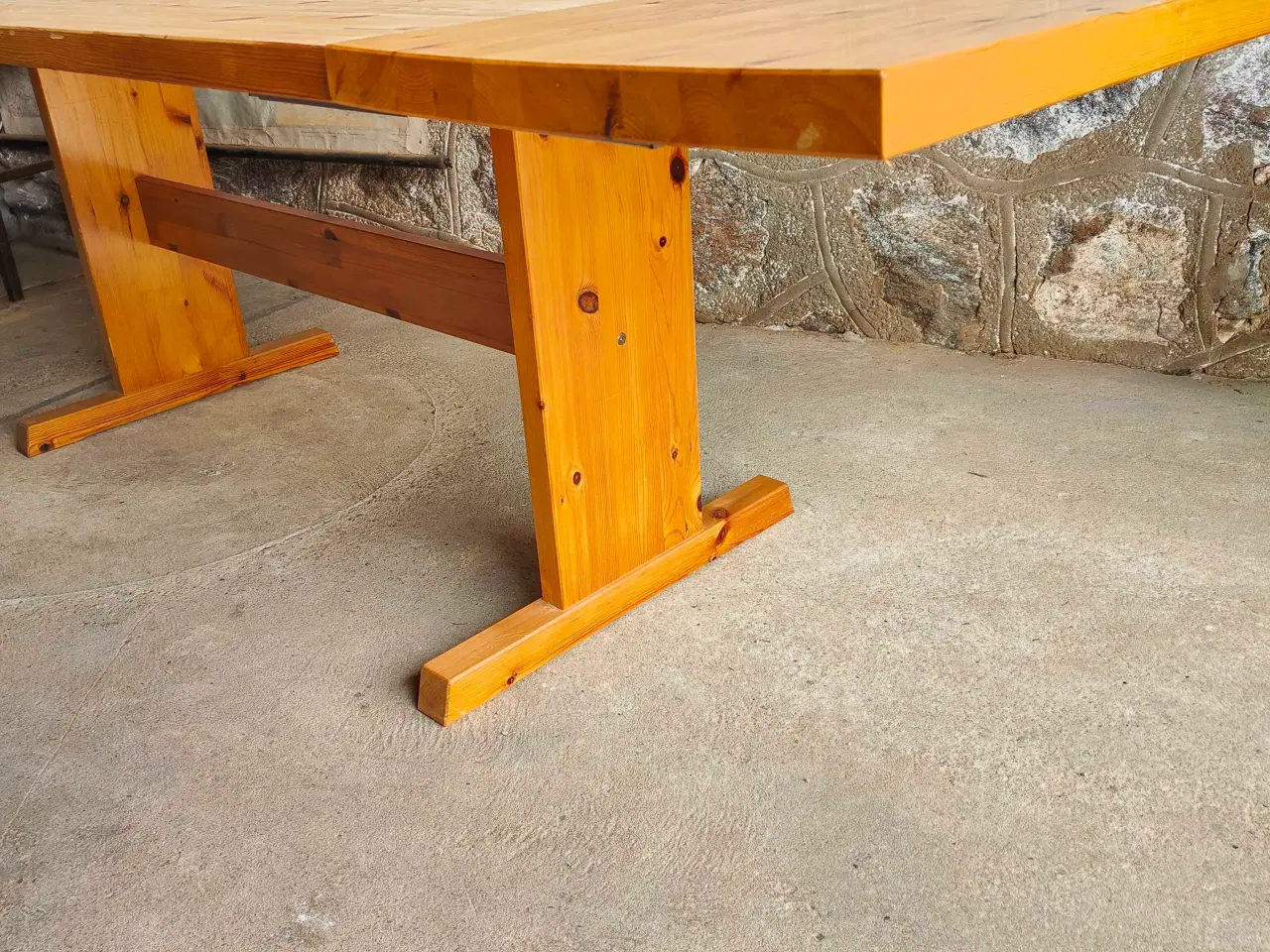 Billede 9 - Massivt fyrretræ spisebord med klap