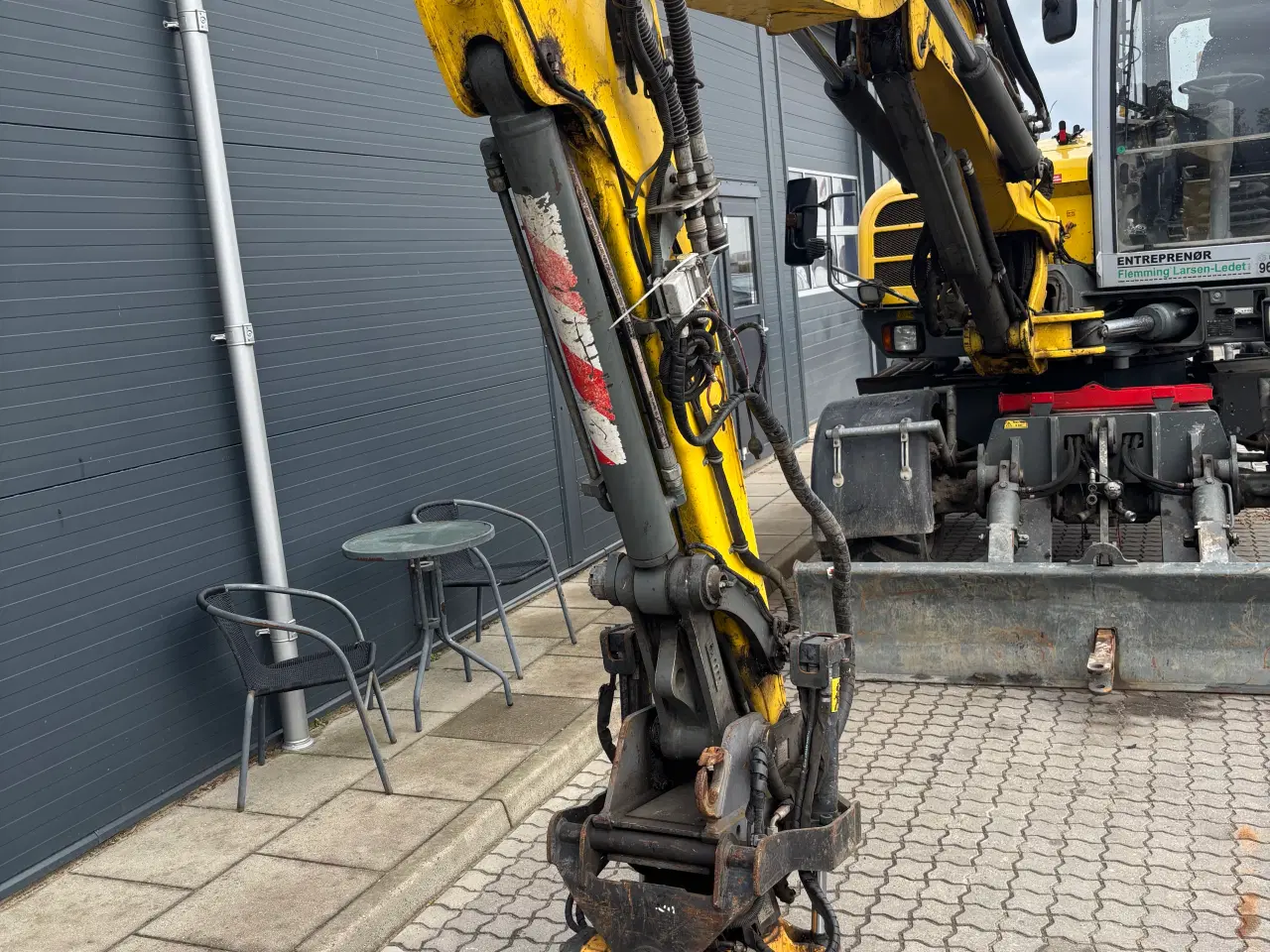 Billede 2 - Gummihjulsgravemaskine