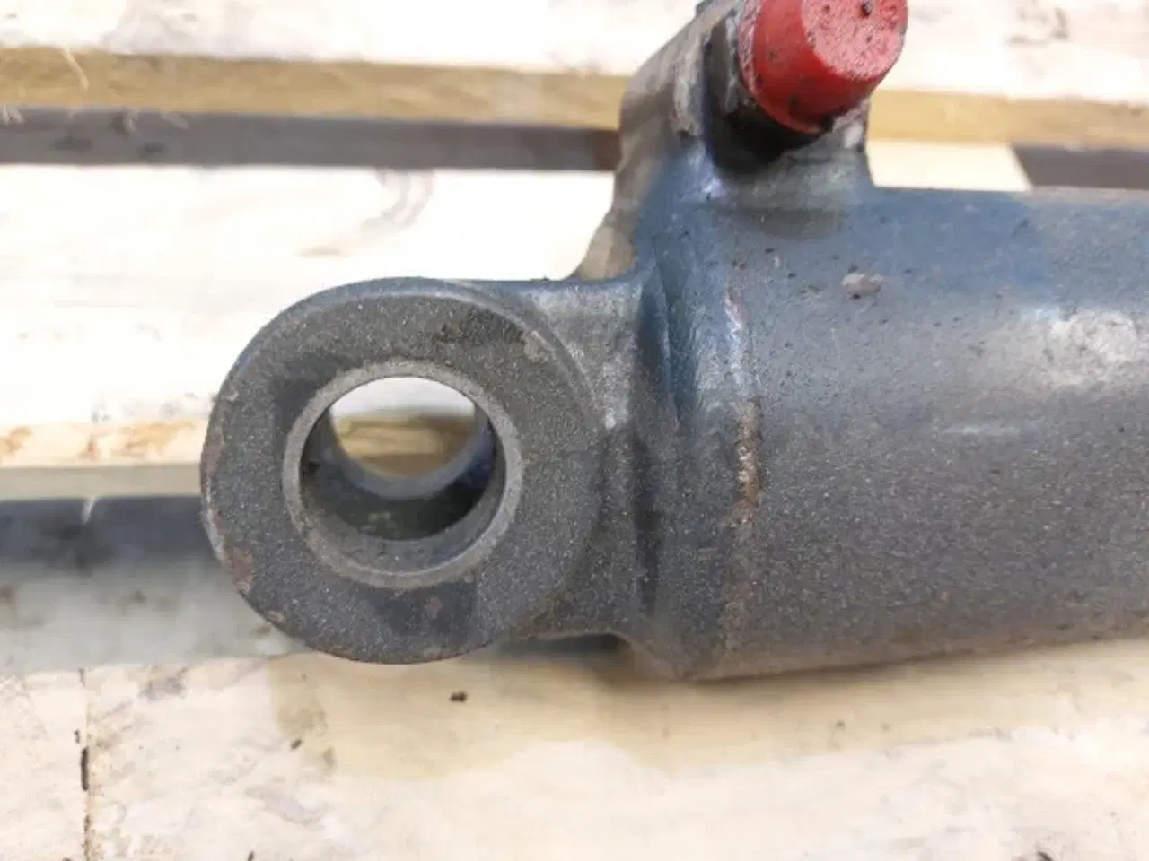 Billede 10 - Valmet 705 Løftecylinder L.  30210000