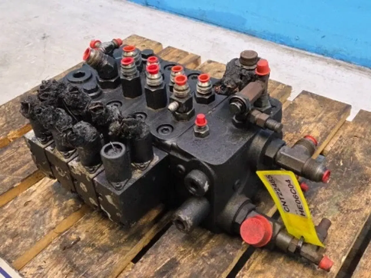 Billede 16 - Bobcat  TL38.70X  Hydraulikventil  7357421