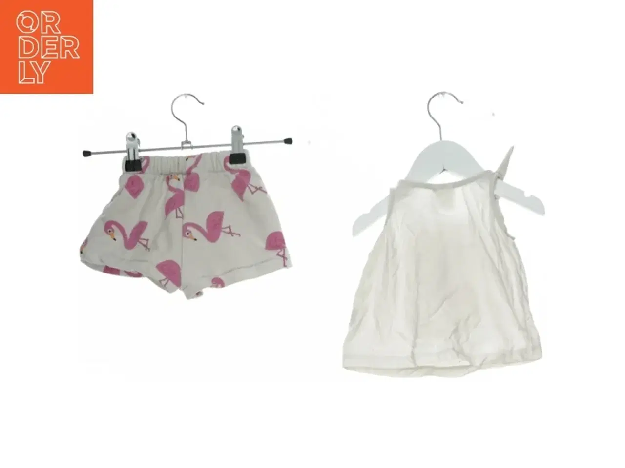 Billede 2 - Børne shorts og trøje fra Zara (str. 80 cm)