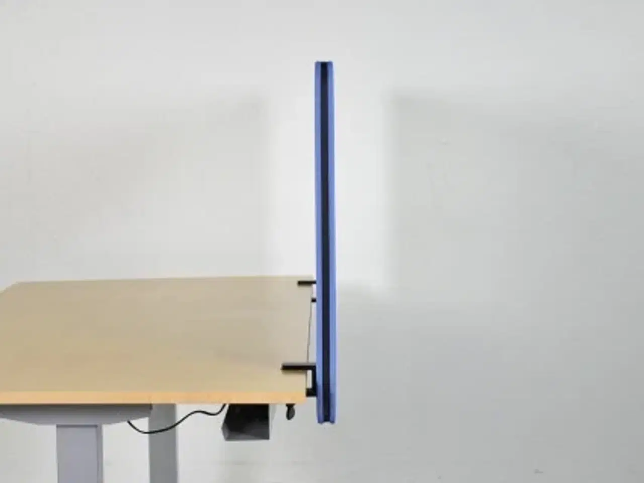 Billede 4 - Lintex bordskærm i blå, inkl. 2 sorte beslag