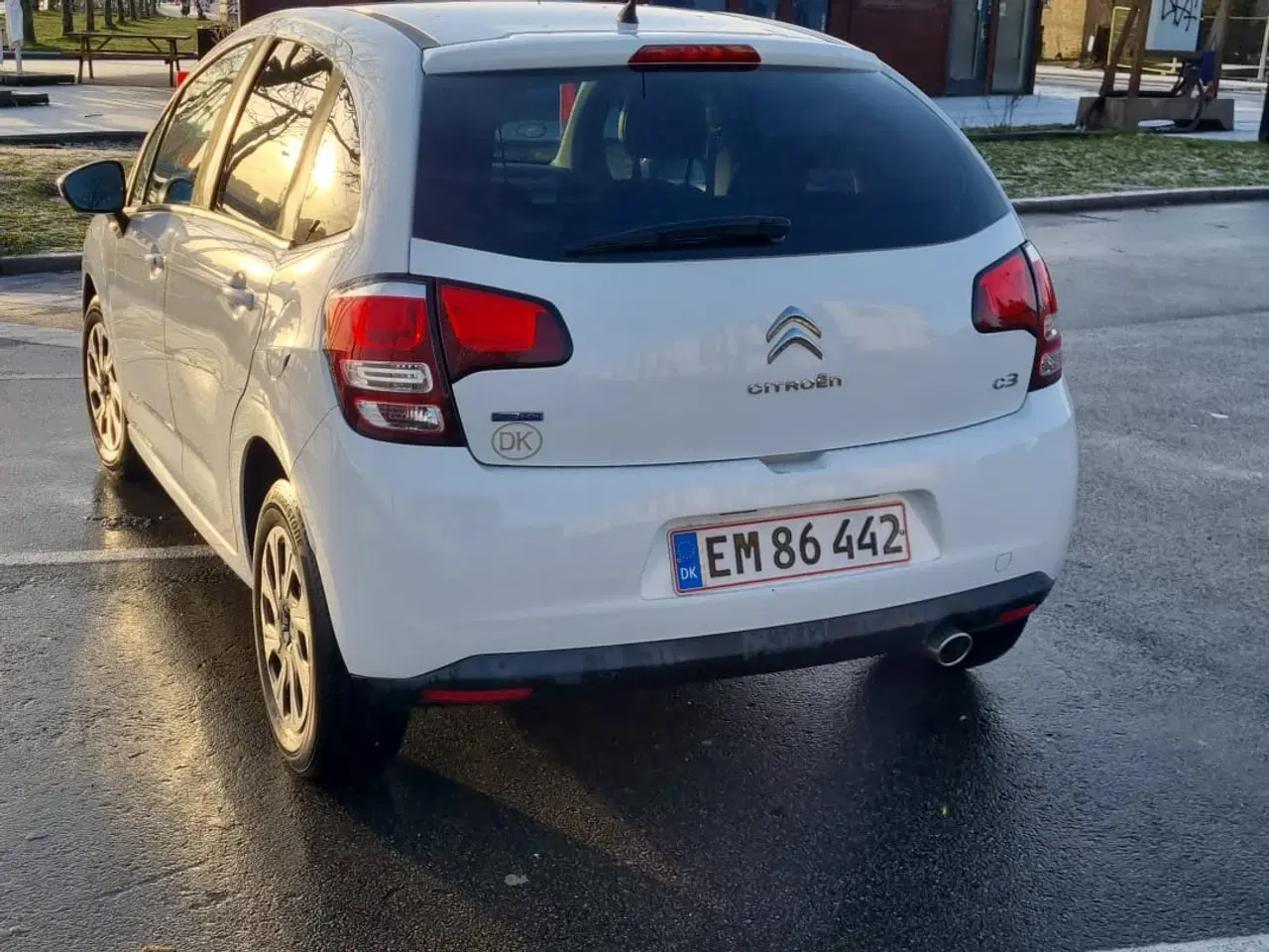 Billede 2 - Økonomisk person bil